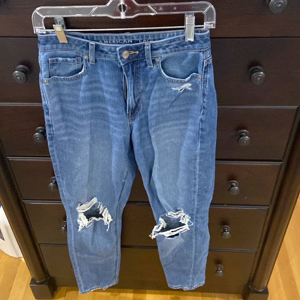 Women’s American Eagle Mom jeans